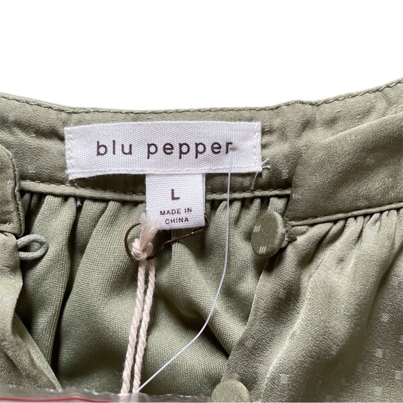 Blu Pepper Green Crop Balloon Shirt. New with tags. Size Large - Picture 6 of 10